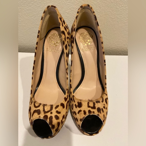 Vince Camuto open toe pumps - Picture 2 of 3